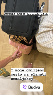 Breskvica feet photo thumbnail