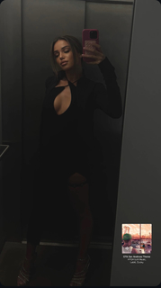 Breskvica feet photo thumbnail