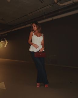 Breskvica feet photo thumbnail