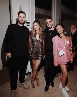 Breskvica feet photo thumbnail