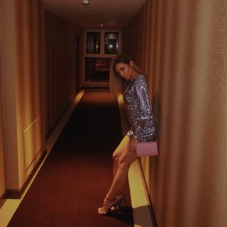 Breskvica feet photo thumbnail