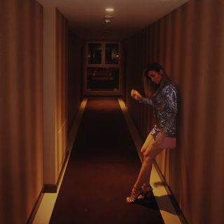 Breskvica feet photo thumbnail