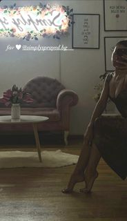 Breskvica feet photo thumbnail