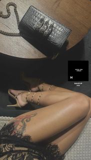 Breskvica feet photo thumbnail