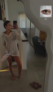 Breskvica feet photo thumbnail