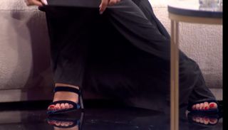 Breskvica feet photo thumbnail