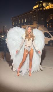 Breskvica feet photo thumbnail