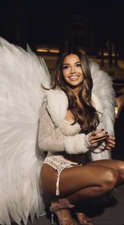 Breskvica feet photo thumbnail