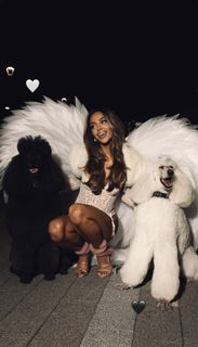 Breskvica feet photo thumbnail