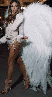 Breskvica feet photo thumbnail