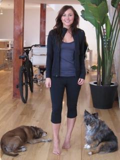 Briana Evigan feet photo thumbnail