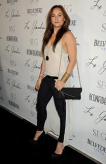 Briana Evigan feet photo thumbnail