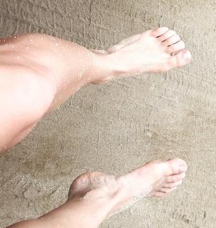 Briana Evigan feet photo thumbnail