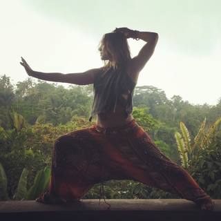 Briana Evigan feet photo thumbnail