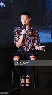 Brianna Hildebrand feet photo thumbnail