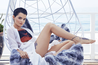 Brianna Hildebrand feet photo thumbnail