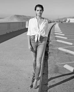 Brianna Hildebrand feet photo thumbnail