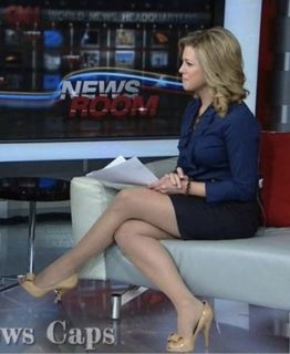 Brianna Keilar feet photo thumbnail