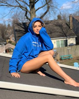 Brianna LaPaglia feet photo 6