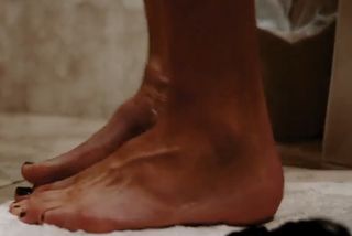 Brianne Davis feet photo 3