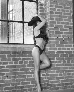 Briar Nolet feet photo 3