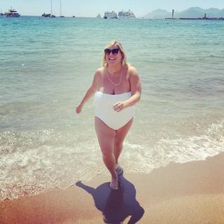 Bridget Everett feet photo 6