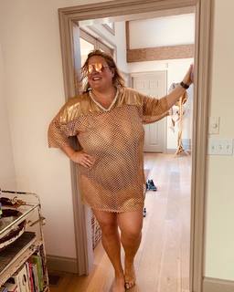 Bridget Everett feet photo 4