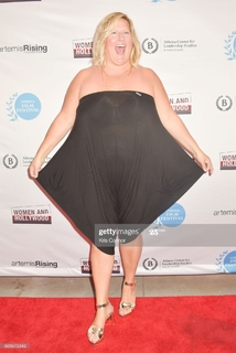 Bridget Everett feet photo 4