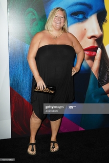 Bridget Everett feet photo 1