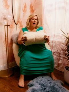 Bridget Everett feet photo 7