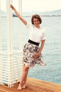 Bridget Fonda feet photo thumbnail