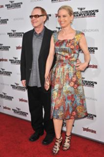 Bridget Fonda feet photo thumbnail