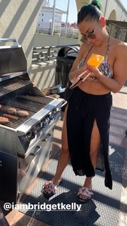 Bridget Kelly feet photo 2