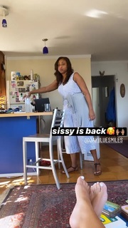 Bridget Kelly feet photo 4