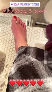 Bridget Maasland feet photo 17