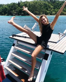 Bridget Malcolm feet photo 18