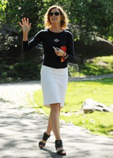 Bridget Moynahan feet photo thumbnail