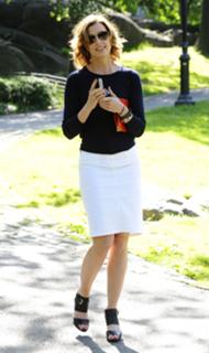 Bridget Moynahan feet photo thumbnail