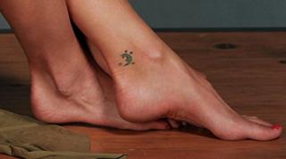 Bridget Moynahan feet photo thumbnail