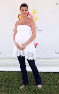Bridget Moynahan feet photo thumbnail