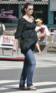 Bridget Moynahan feet photo thumbnail