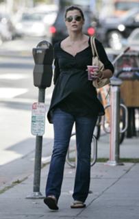 Bridget Moynahan feet photo thumbnail