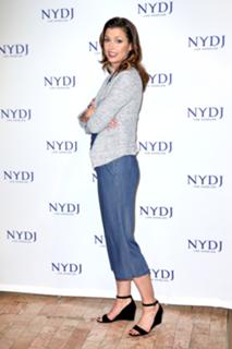 Bridget Moynahan feet photo thumbnail