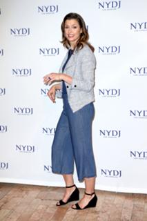 Bridget Moynahan feet photo thumbnail