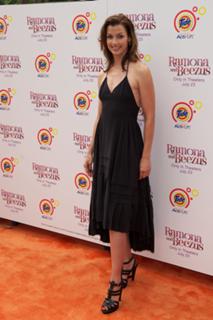 Bridget Moynahan feet photo thumbnail
