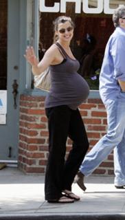 Bridget Moynahan feet photo thumbnail