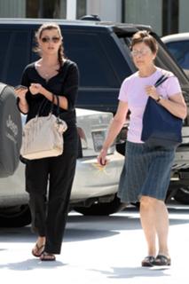 Bridget Moynahan feet photo thumbnail