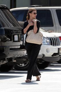 Bridget Moynahan feet photo thumbnail