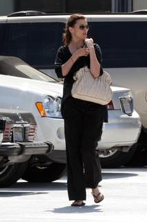Bridget Moynahan feet photo thumbnail