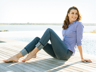 Bridget Moynahan feet photo thumbnail